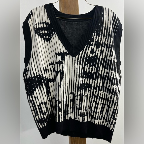 Cider Black and White Women's Sweater Vest - Picture 1 of 6